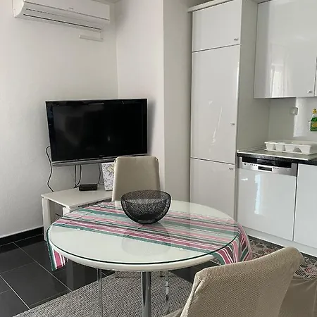 Apartment House Paradiso *