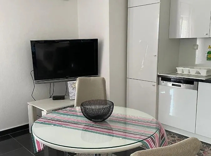 Apartment House Paradiso *